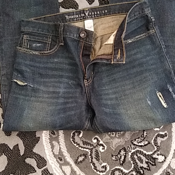 Distressed jeans nwot - Picture 5 of 5